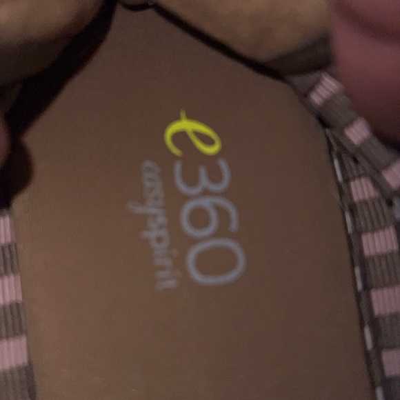 E360 Easy Spirit slip on shoes - Picture 2 of 3